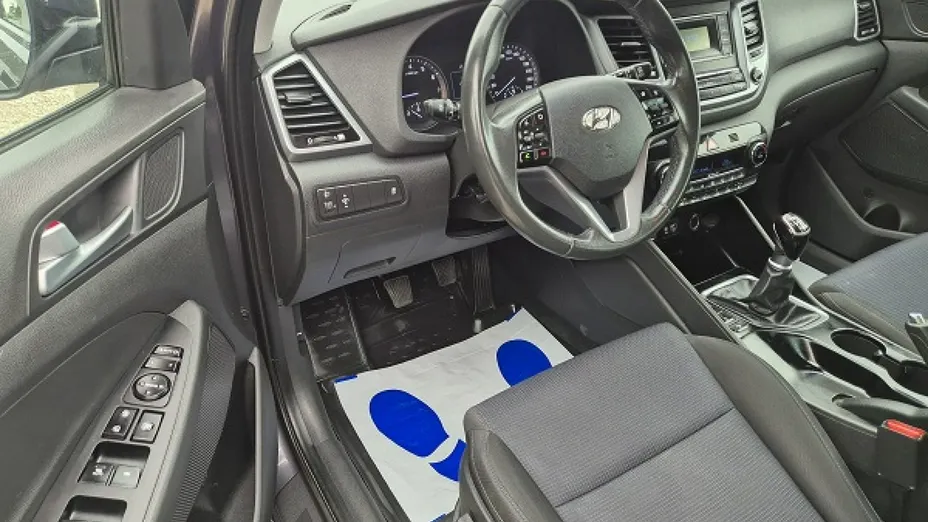 HYUNDAI Tucson -