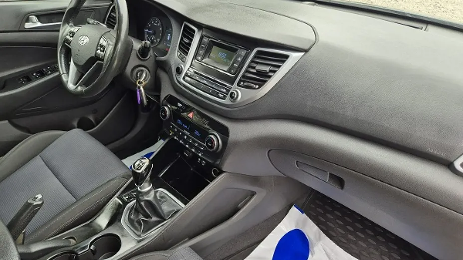 HYUNDAI Tucson -