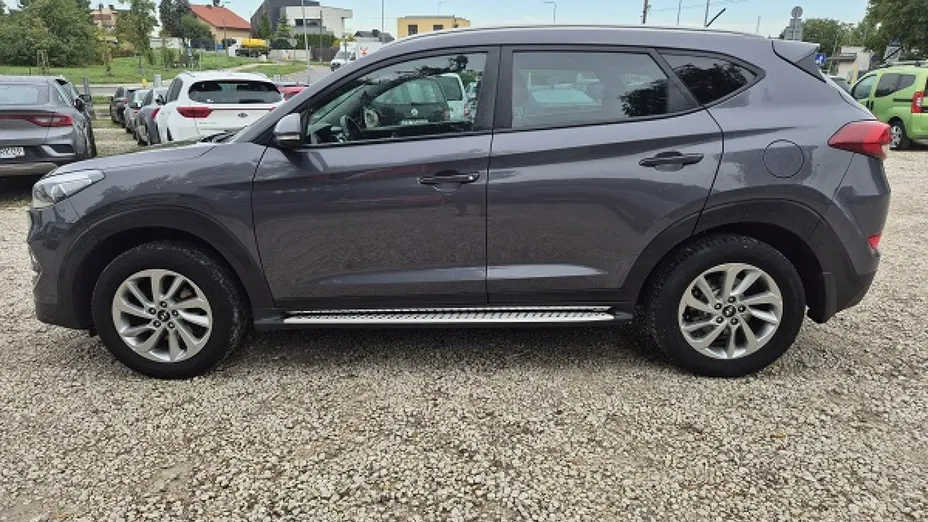 HYUNDAI Tucson -