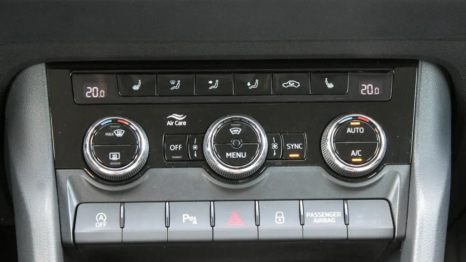 SKODA Karoq -