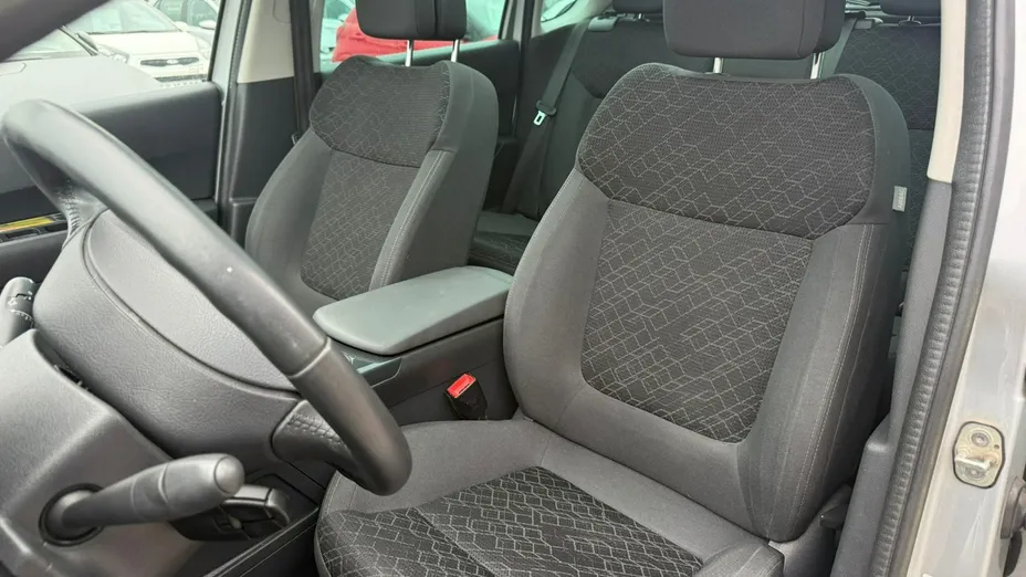 PEUGEOT 3008 -