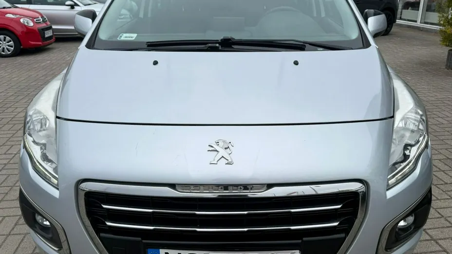 PEUGEOT 3008 -