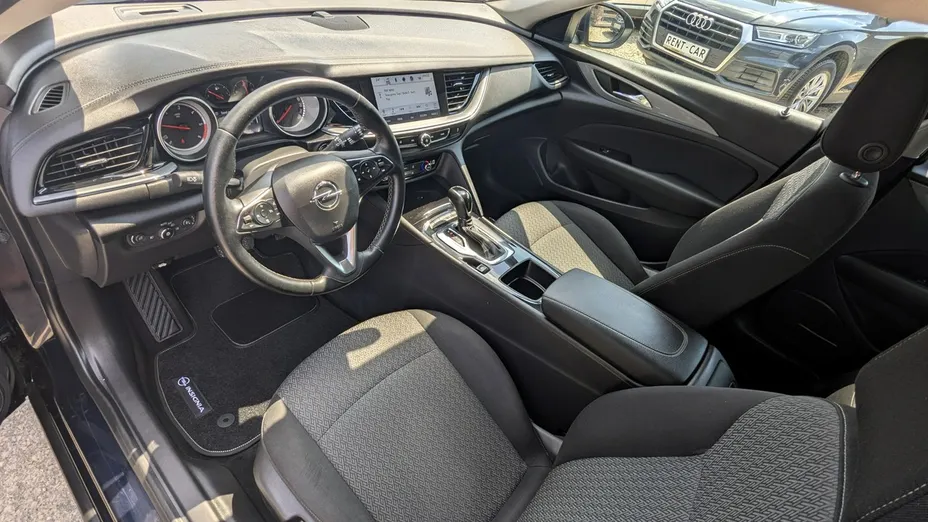 OPEL Insignia -