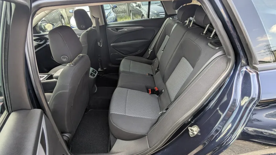 OPEL Insignia -