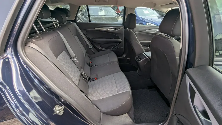 OPEL Insignia -