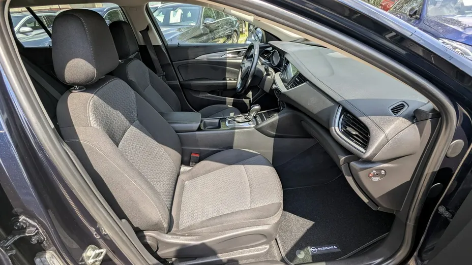 OPEL Insignia -