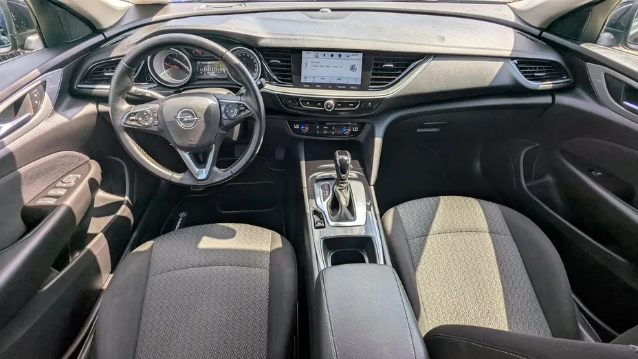 OPEL Insignia -