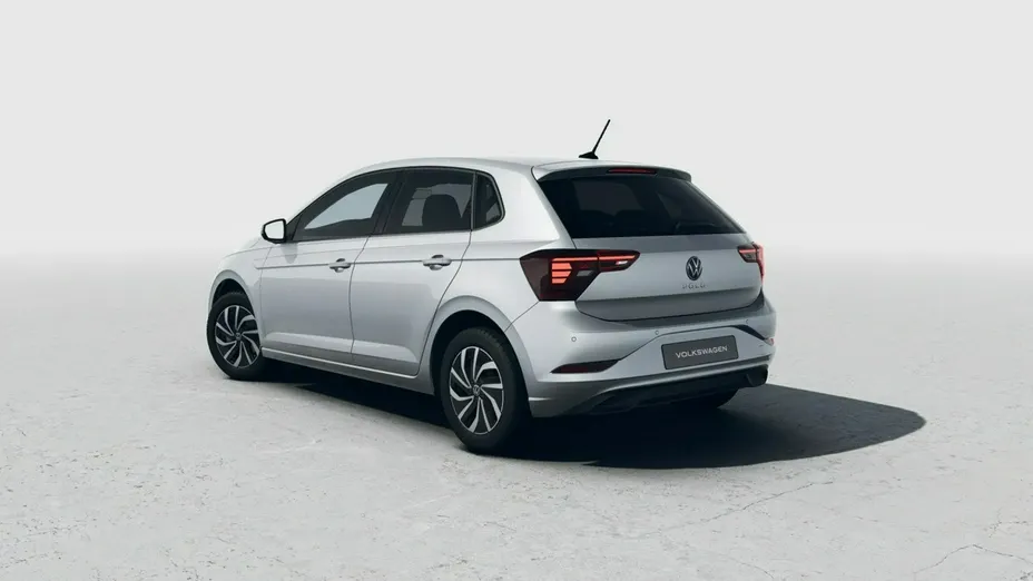 VOLKSWAGEN Polo -