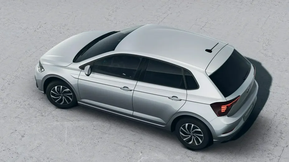 VOLKSWAGEN Polo -