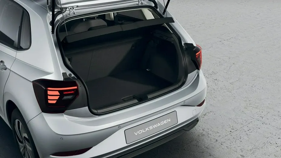 VOLKSWAGEN Polo -