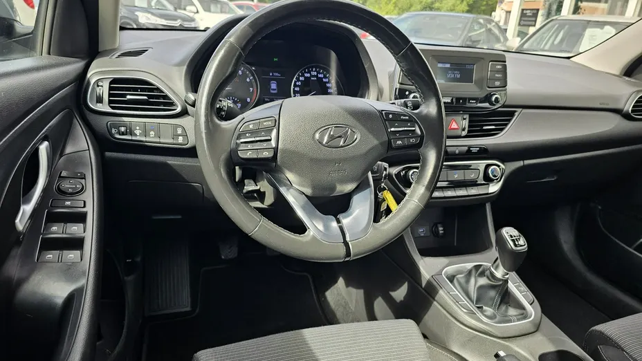 HYUNDAI i30 -