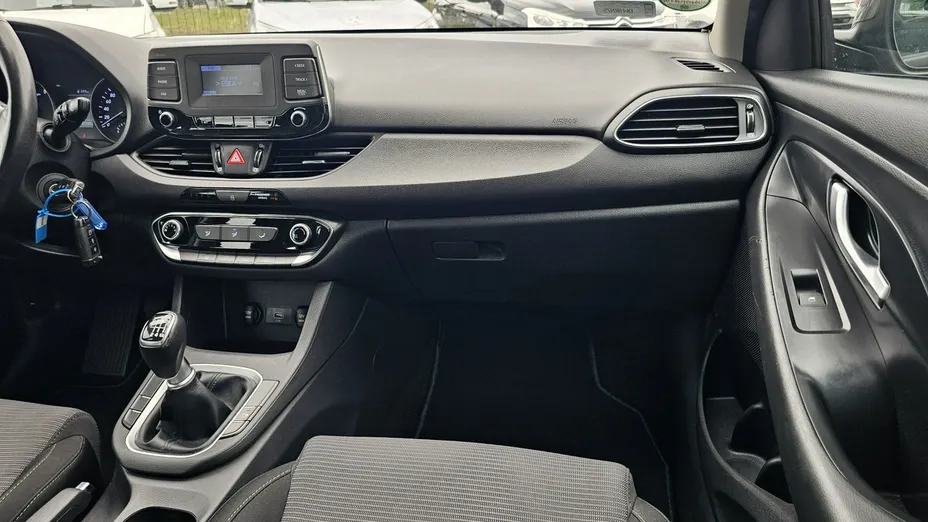 HYUNDAI i30 -