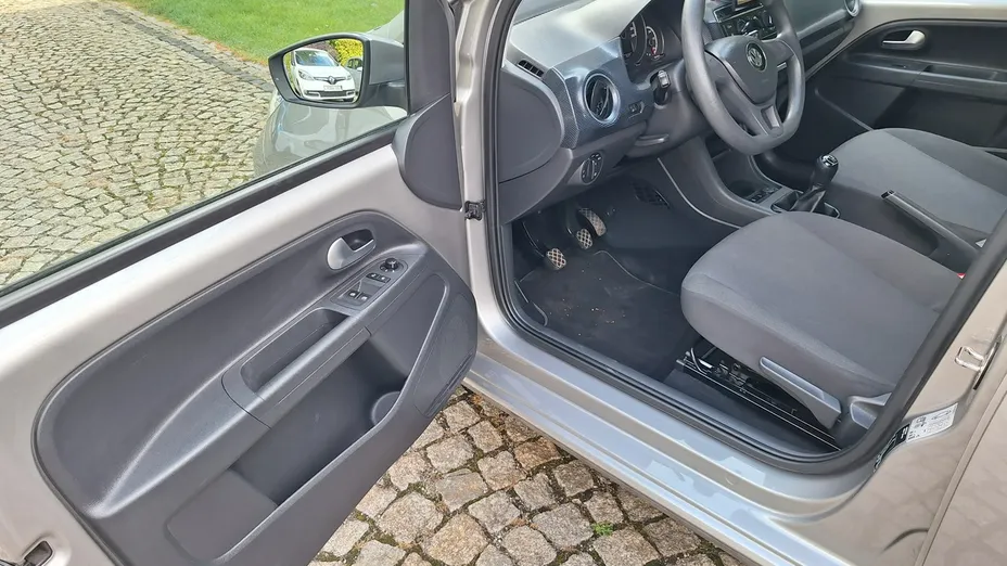 VOLKSWAGEN up! -