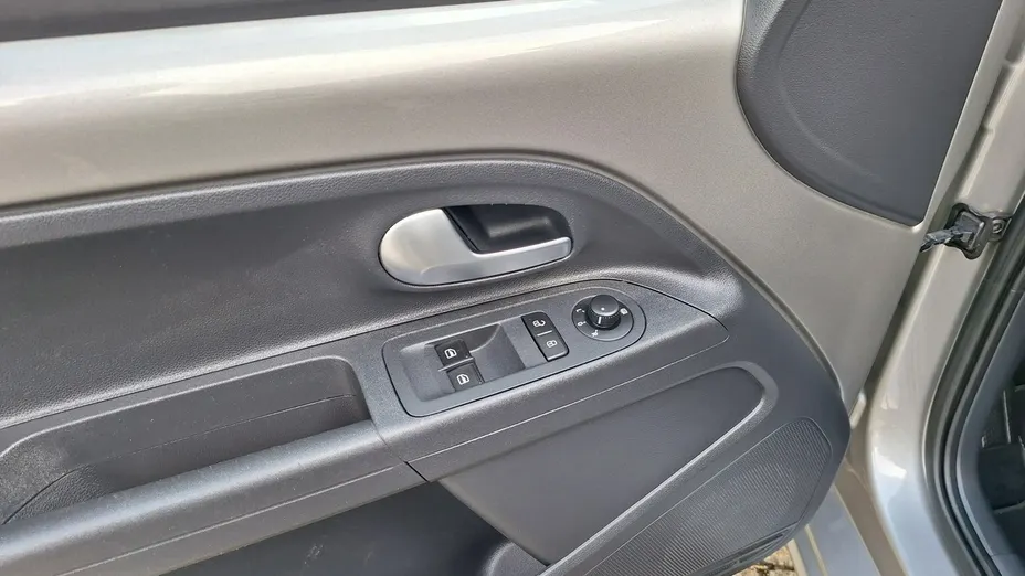VOLKSWAGEN up! -