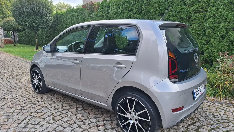 VOLKSWAGEN up! -