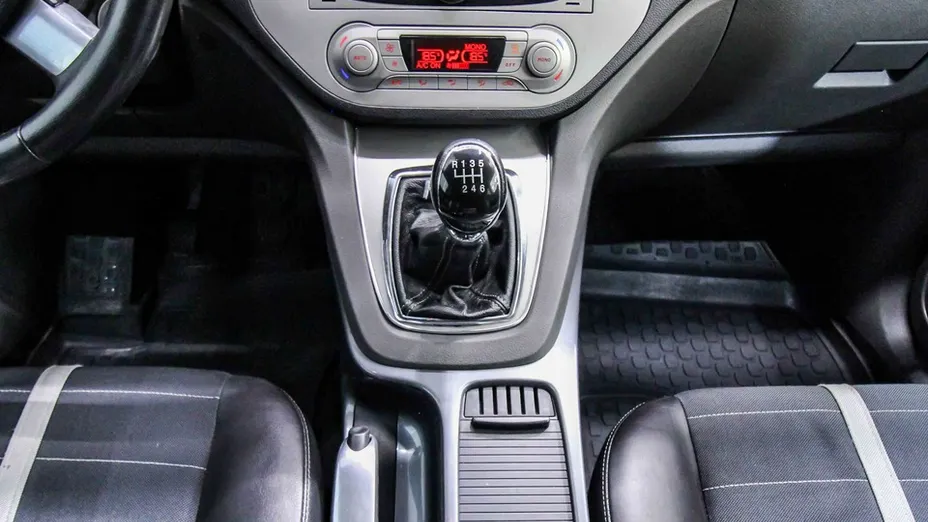FORD Kuga -