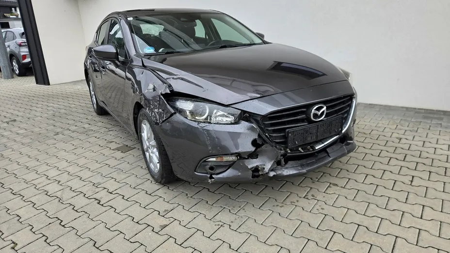 MAZDA 3 -