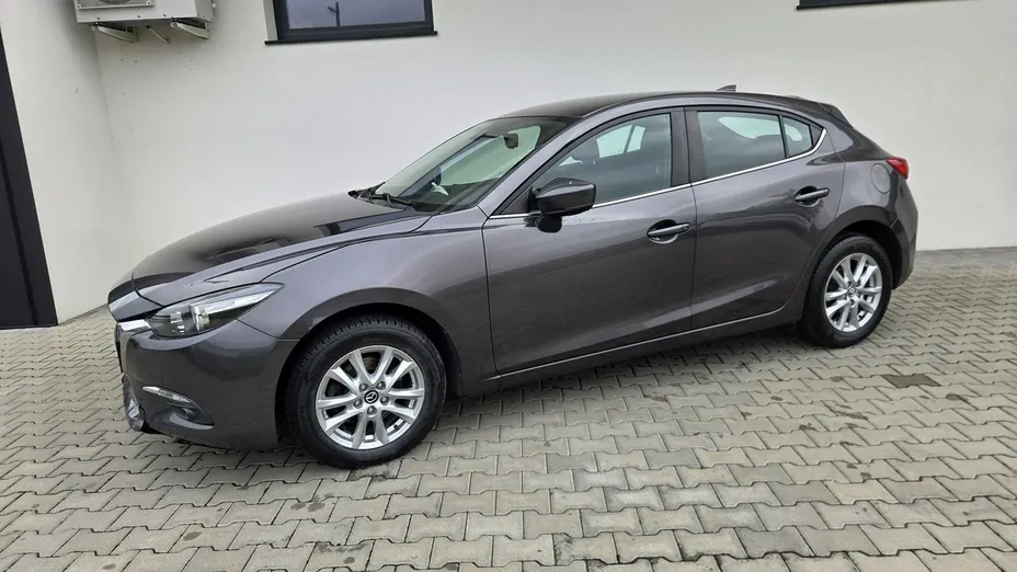 MAZDA 3 -
