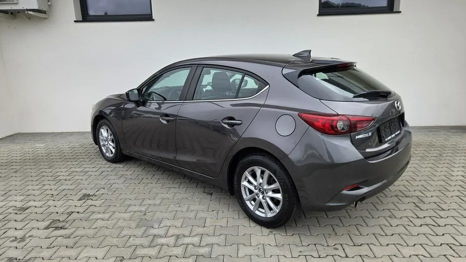 MAZDA 3 -