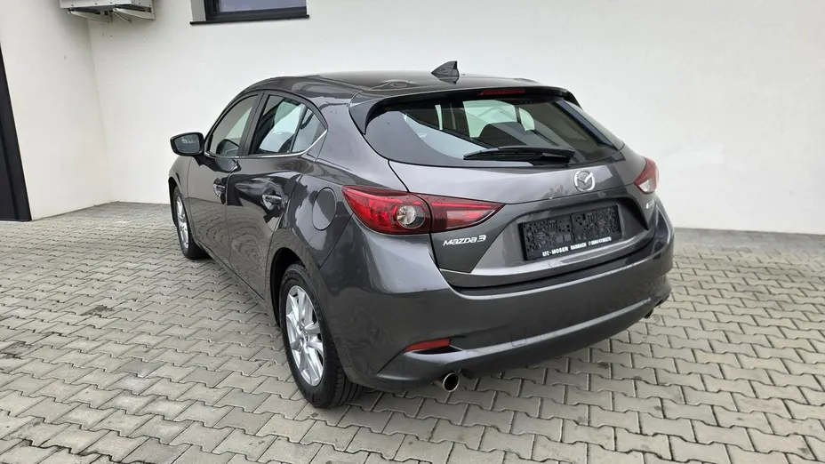 MAZDA 3 -