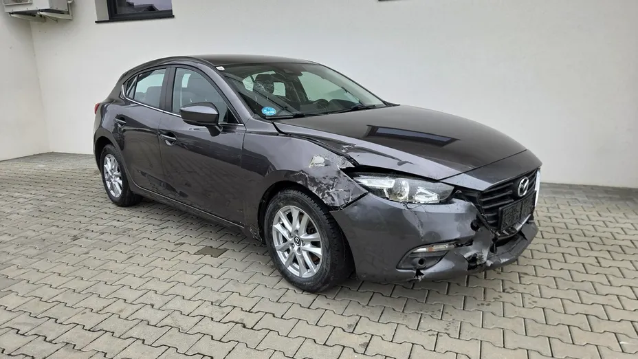 MAZDA 3 -