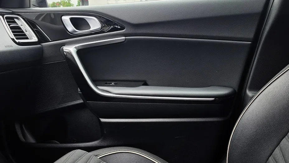 KIA ProCeed -