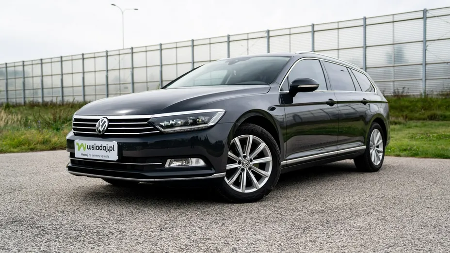 VOLKSWAGEN Passat -