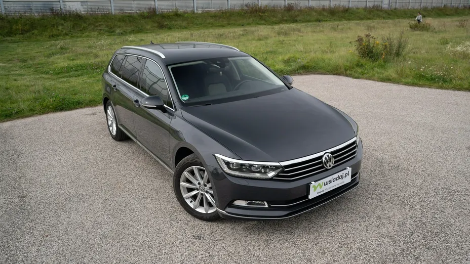 VOLKSWAGEN Passat -