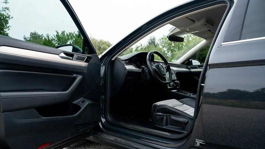 VOLKSWAGEN Passat -