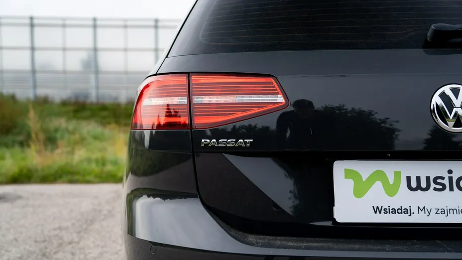 VOLKSWAGEN Passat -