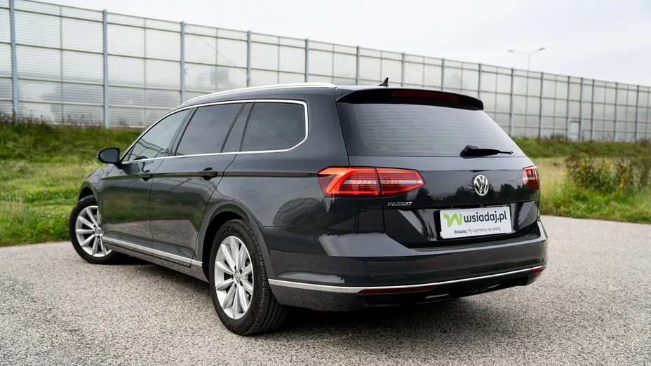 VOLKSWAGEN Passat -