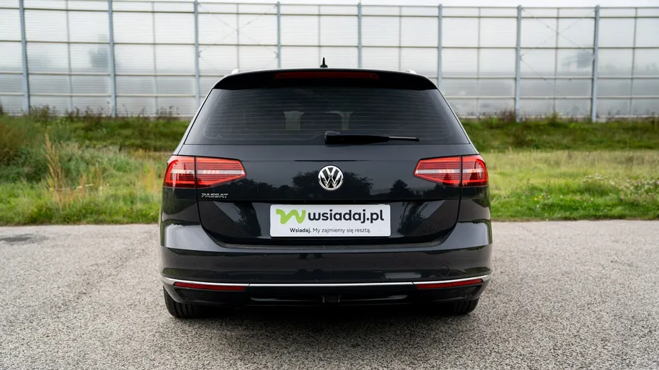 VOLKSWAGEN Passat -