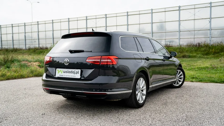 VOLKSWAGEN Passat -