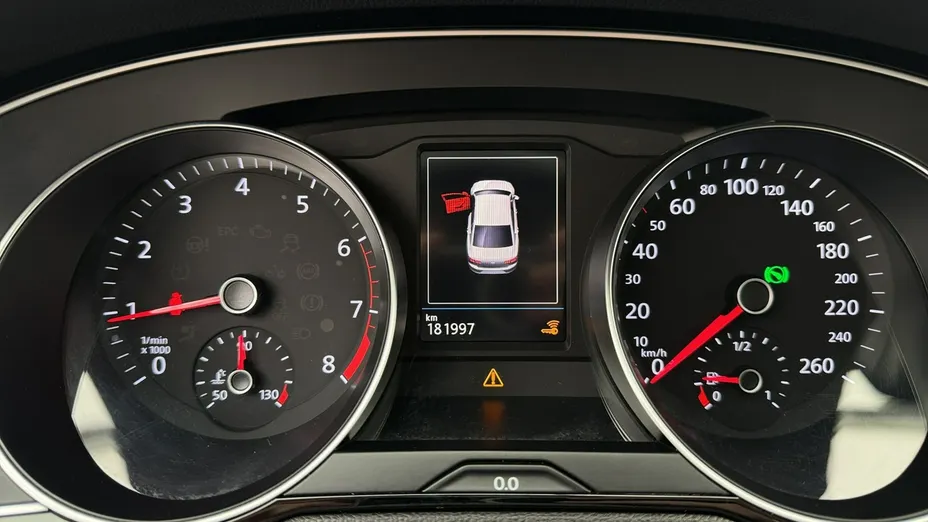 VOLKSWAGEN Passat -