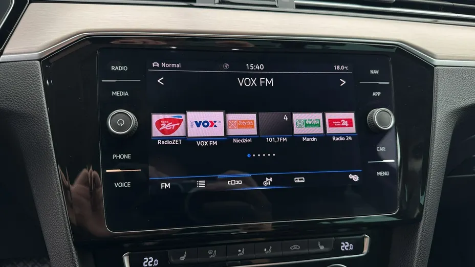 VOLKSWAGEN Passat -