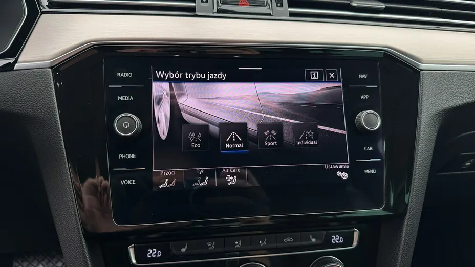 VOLKSWAGEN Passat -