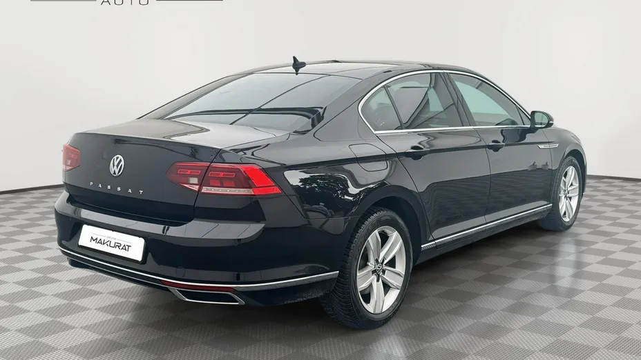 VOLKSWAGEN Passat -