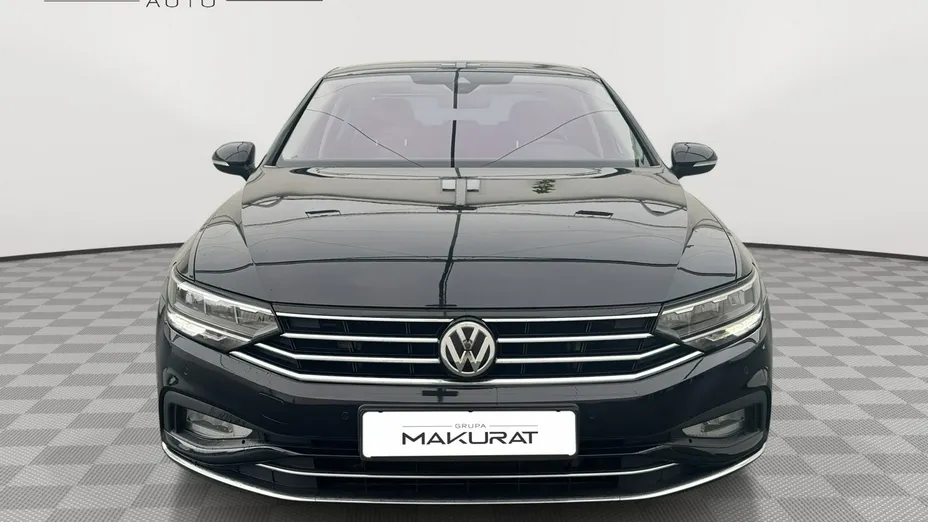 VOLKSWAGEN Passat -