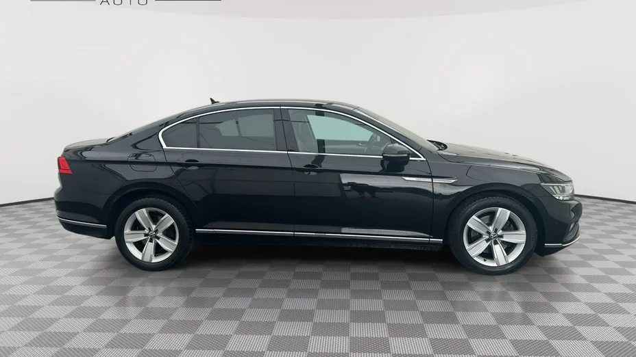 VOLKSWAGEN Passat -
