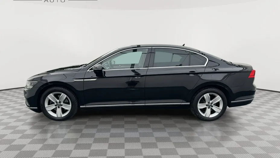 VOLKSWAGEN Passat -