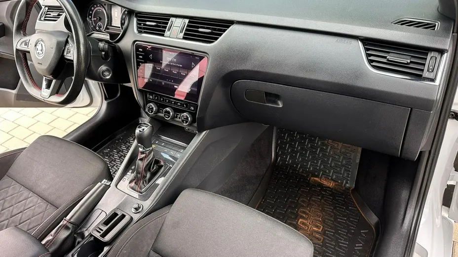 SKODA Octavia -
