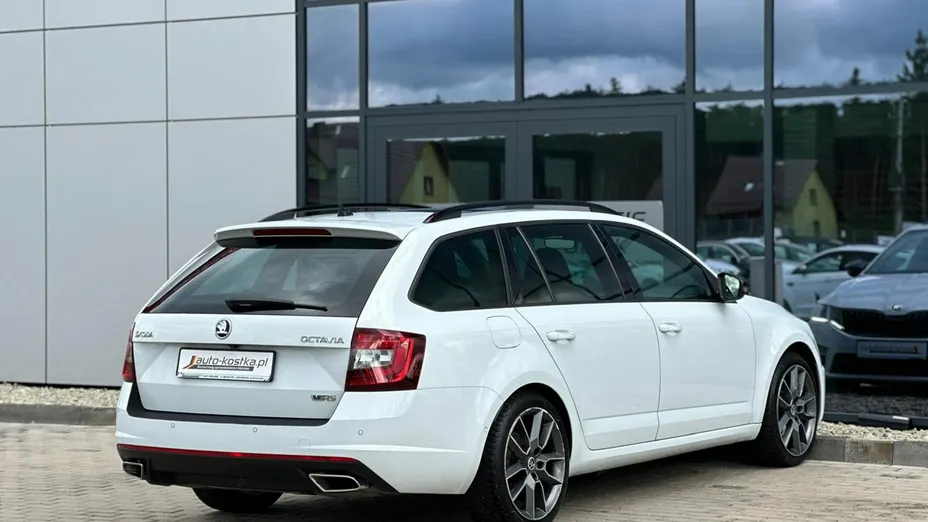 SKODA Octavia -