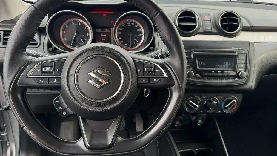 SUZUKI Swift -