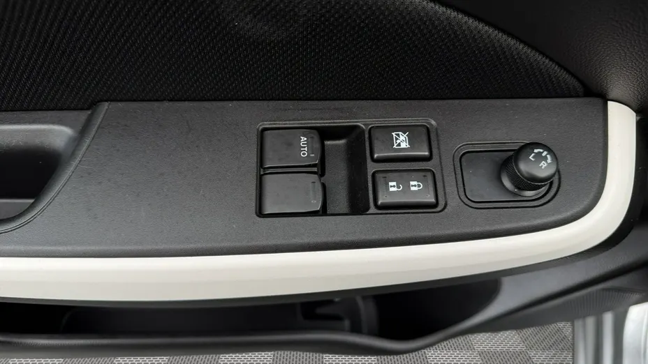 SUZUKI Swift -