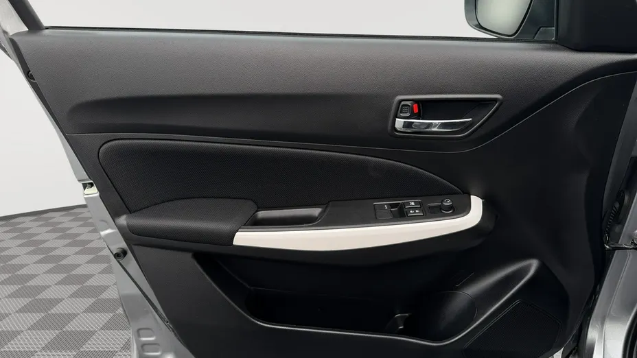 SUZUKI Swift -