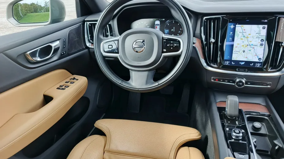 VOLVO V60 -