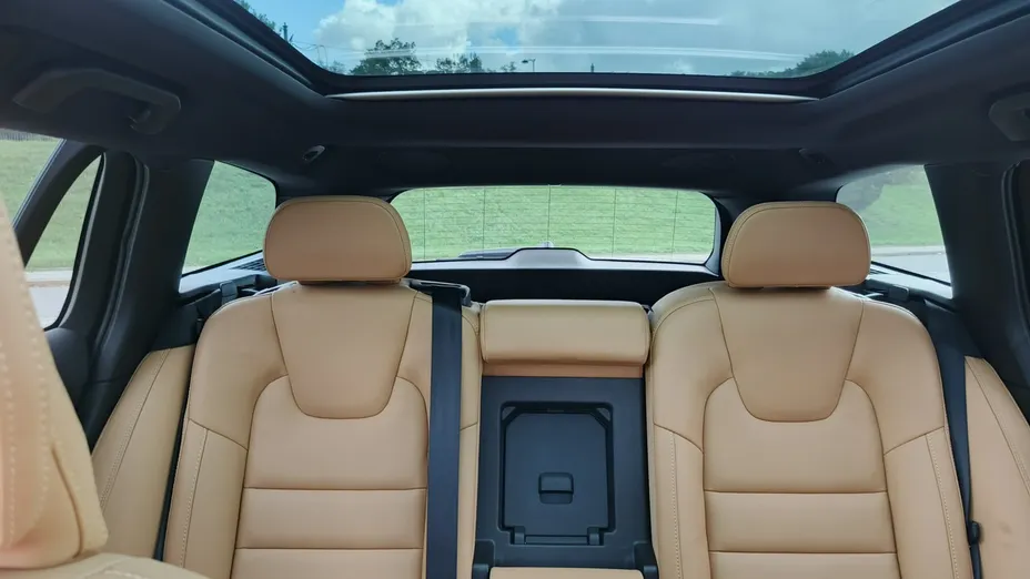VOLVO V60 -