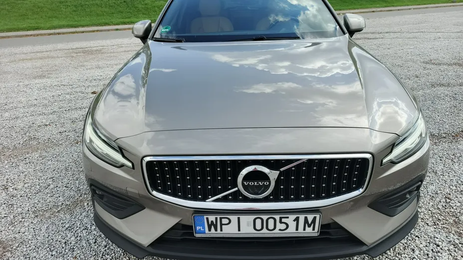VOLVO V60 -