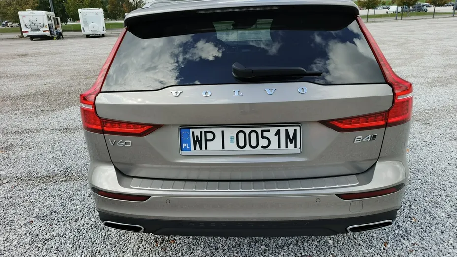 VOLVO V60 -