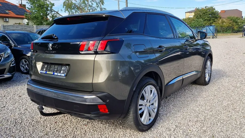 PEUGEOT 3008 -